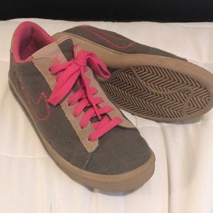 Nike canvas sneakers